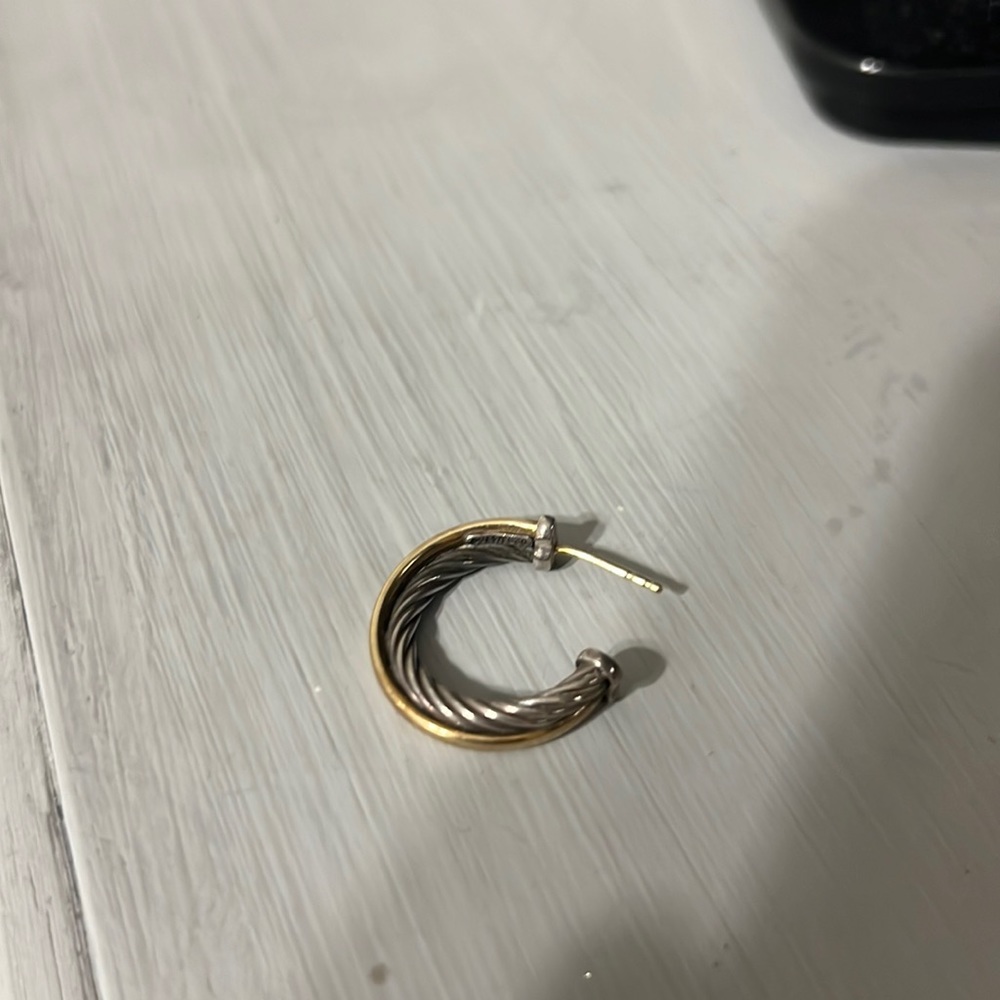 ISO David Yurman twisted cable hoop earring size S just need one